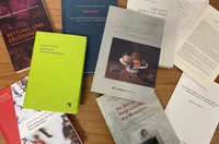 Hintergrund Bücher.jpg